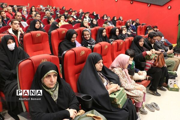 اختتامیه نخستین دوره «کد کمپ» در قم-1
