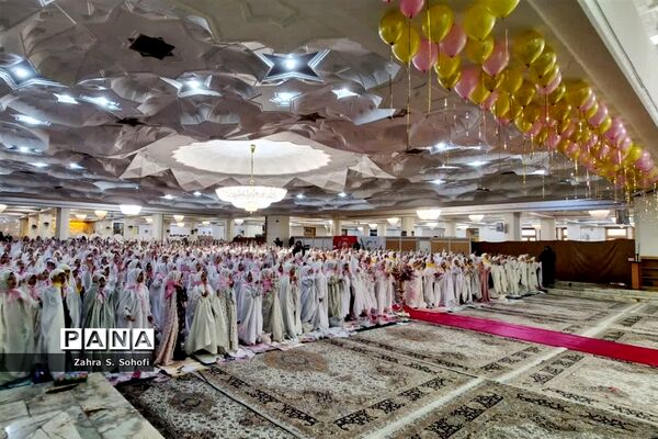 جشن تکلیف 1200 دانش‌آموز مدارس دخترانه غیردولتی در حرم حضرت معصومه(س)