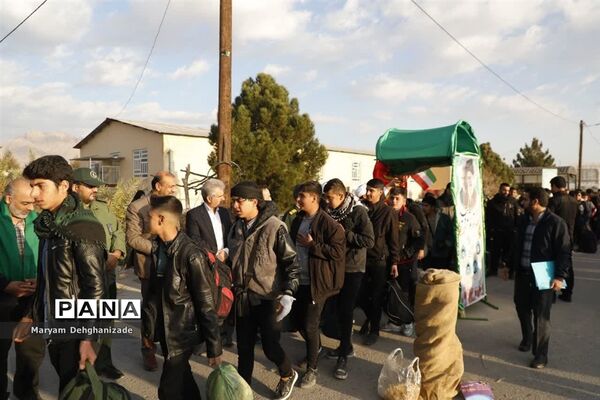 اعزام بیش از ۱۴۰ دانش‌آموز پسر مهریزی به اردوی راهیان نور