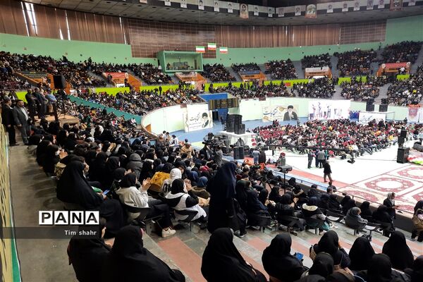 همایش بزرگ جشن تکلیف سیاسی دانش‌آموزان رأی اولی شهر تهران