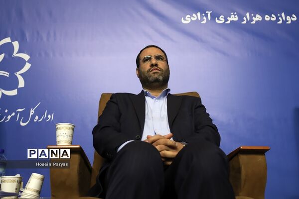 جشن تکلیف سیاسی دانش‌آموزان رأی اولی‌‌
