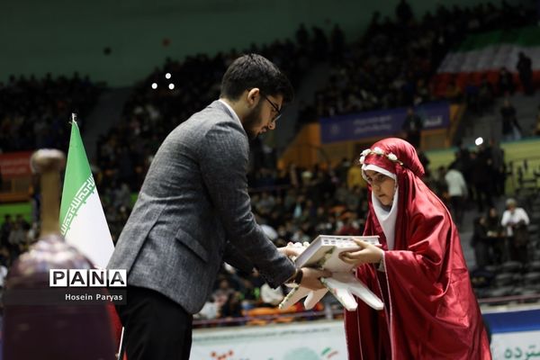 جشن تکلیف سیاسی دانش‌آموزان رأی اولی‌‌