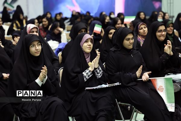 جشن تکلیف سیاسی دانش‌آموزان رأی اولی‌‌