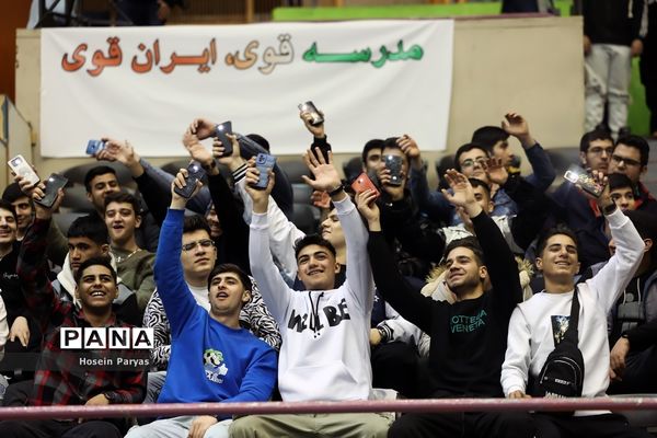 جشن تکلیف سیاسی دانش‌آموزان رأی اولی‌‌