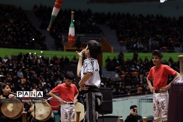 جشن تکلیف سیاسی دانش‌آموزان رأی اولی‌‌