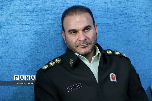 تجلیل دانش آموزان ناحیه یک بهارستان از پاسداران انقلاب اسلامی