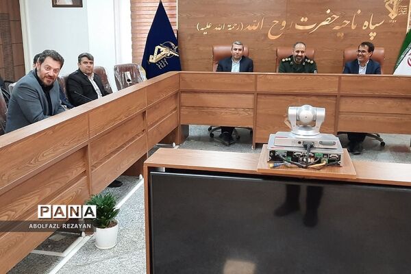 دیدار دانش‌آموزان دبستان پسران آفتاب با پاسداران سپاه ناحیه حضرت روح الله(ره) باقرشهر