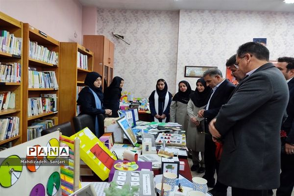 افتتاحیه نمایشگاه دست‌سازه دانش‌آموزی دبیرستان آرمینه مصلی نژاد