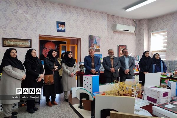 افتتاحیه نمایشگاه دست‌سازه دانش‌آموزی دبیرستان آرمینه مصلی نژاد