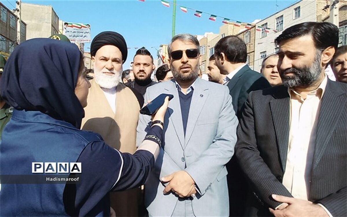 حضور دانش‌آموزان در راهپیمایی ۲۲ بهمن نشانگر آرمانی‌بودن نسل حاج‌قاسم و جمهوری اسلامی است/ فیلم