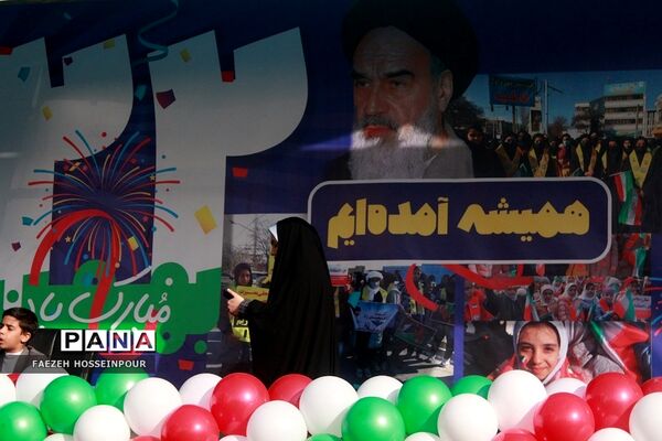 حضور دانش‌آموز خبرنگاران پانا شهرستان‌های استان تهران در راهپیمایی ۲۲ بهمن