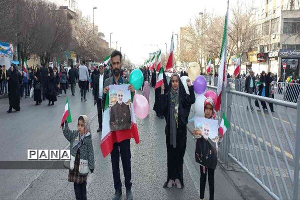 نمایش شکوه اقتدار و همبستگی