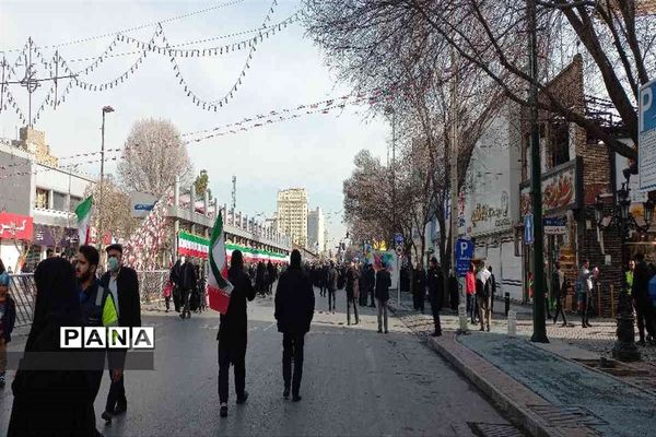 نمایش شکوه اقتدار و همبستگی