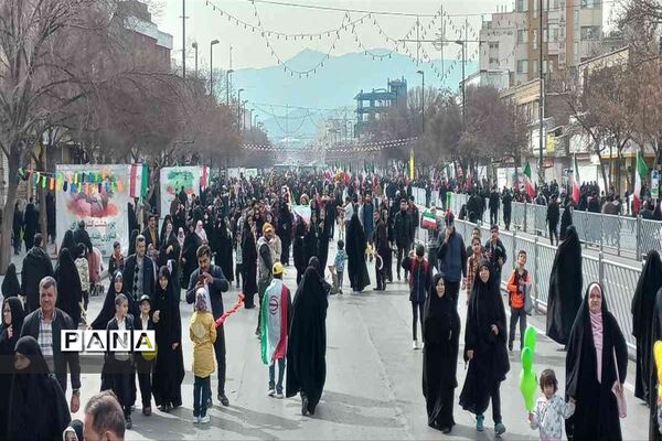 نمایش شکوه اقتدار و همبستگی