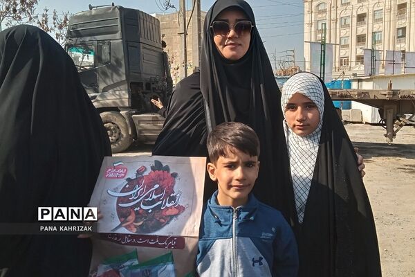 حضور پرشور مردم کهریزک و باقرشهر در راهپیمایی ۲۲بهمن