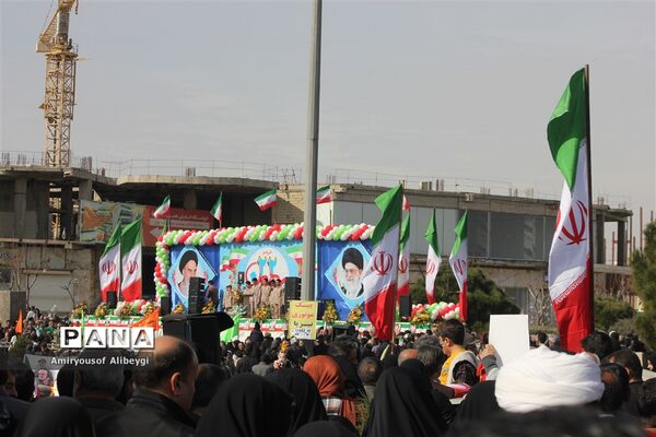 جشن پرشور انقلاب در کاشان