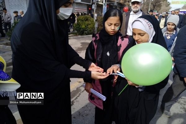 غرفه میدان ۱۴ صفر ۲ دختران نیشابور در راهپیمایی ۲۲ بهمن ماه