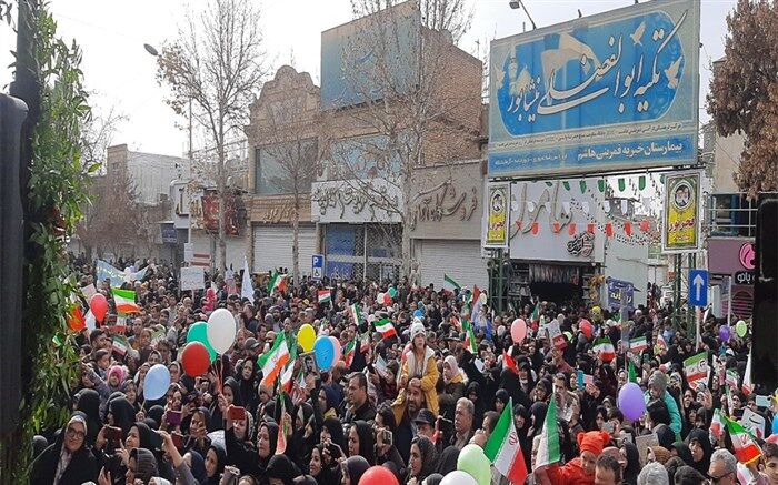 حضور حداکثری در راهپیمایی ۲۲ بهمن یکی از والاترین جلوه‌ها بود