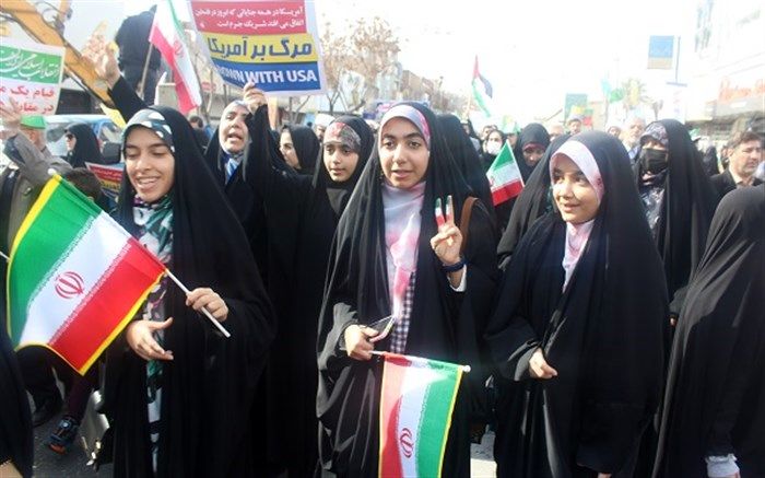 حضور پرشور و نشاط دهه هشتادی و نودی‌های قم در جشن سالگرد پیروزی انقلاب