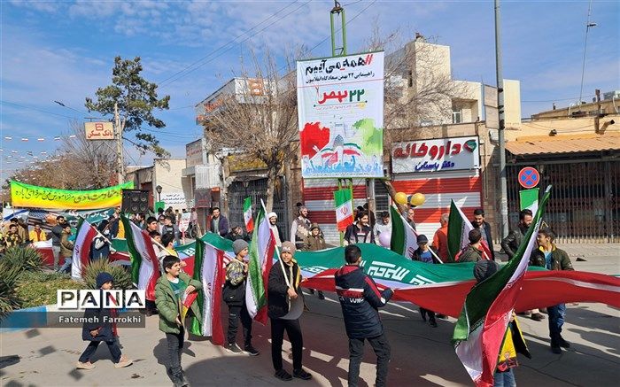 غوغای مردم شهر آباده در جشن ۴۵ سالگی انقلاب اسلامی/ فیلم