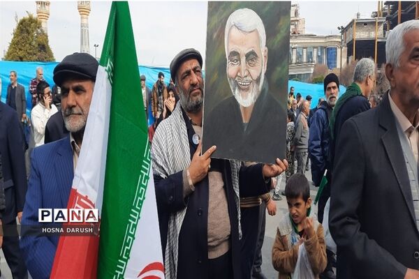 مراسم باشکوه ۲۲بهمن در جوار امام مهربانی‌ها