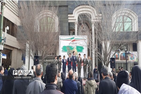 مراسم باشکوه ۲۲بهمن در جوار امام مهربانی‌ها