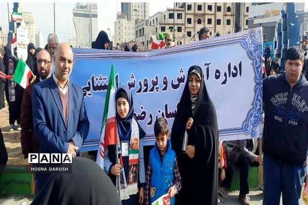 مراسم باشکوه ۲۲بهمن در جوار امام مهربانی‌ها