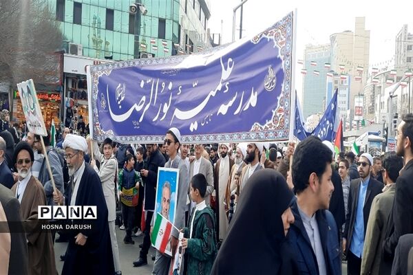 مراسم باشکوه ۲۲بهمن در جوار امام مهربانی‌ها