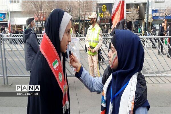 مراسم باشکوه ۲۲بهمن در جوار امام مهربانی‌ها