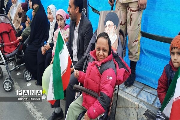 مراسم باشکوه ۲۲بهمن در جوار امام مهربانی‌ها