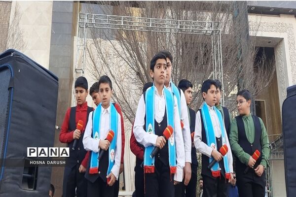 مراسم باشکوه ۲۲بهمن در جوار امام مهربانی‌ها