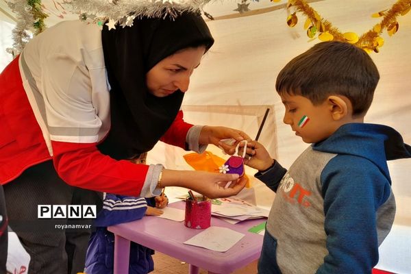 برپایی ایستگاه دوستدار کودک در راهپیمایی 22 بهمن