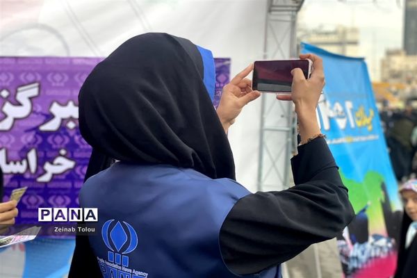 حضور پرشور مردم و مسئولان مشهدی در غرفه میدان ۱۴ صفر دو