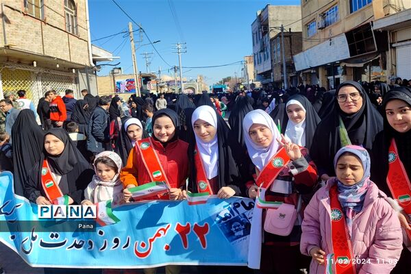 حضور اعضای سازمان دانش‌آموزی استان مرکزی در راهپیمایی ۲۲ بهمن