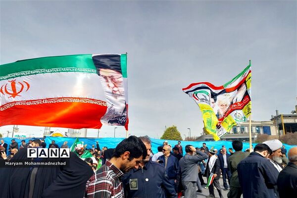 راهپیمایی باشکوه یوم الله ۲۲ بهمن در جوار حرم مطهر رضوی
