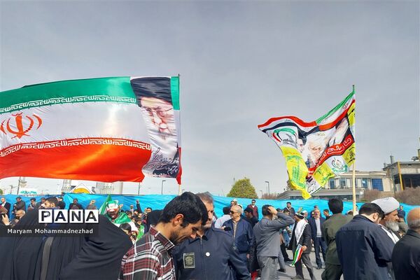 راهپیمایی باشکوه یوم الله ۲۲ بهمن در جوار حرم مطهر رضوی
