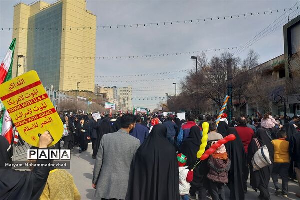 راهپیمایی باشکوه یوم الله ۲۲ بهمن در جوار حرم مطهر رضوی