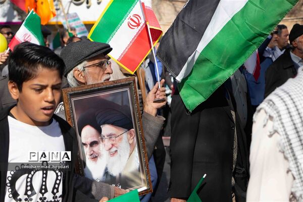 راهپیمایی 22 بهمن در دارالعباده یزد