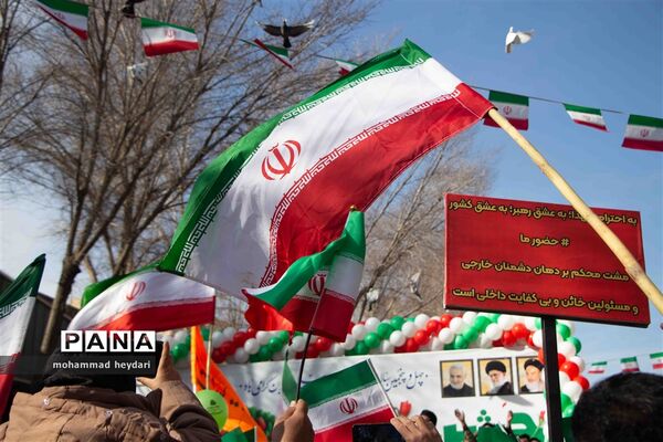 راهپیمایی 22 بهمن در دارالعباده یزد