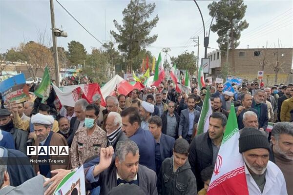 حضورمردم انقلابی و شهید پرور شهرستان مه ولات در راهپیمایی ۲۲بهمن