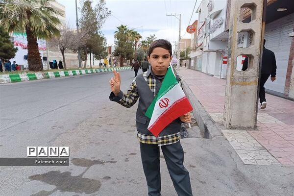 حضور دانش‌آموزان زاهدانی در راهپیمایی ۲۲ بهمن