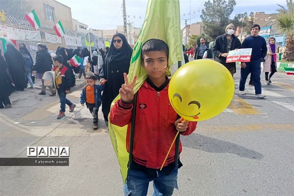حضور دانش‌آموزان زاهدانی در راهپیمایی ۲۲ بهمن