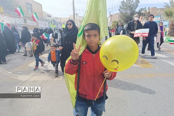 حضور دانش‌آموزان زاهدانی در راهپیمایی ۲۲ بهمن