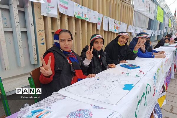 حضور دانش‌آموزان زاهدانی در راهپیمایی ۲۲ بهمن