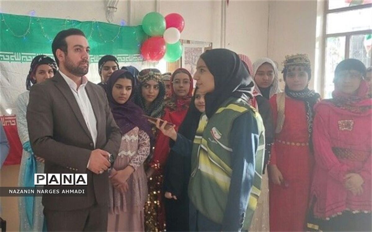 ترکیب لباس‌های محلی وصنایع دستی و سنتی، صحنه‌ای درآمیخته با اصالت ایرانی است