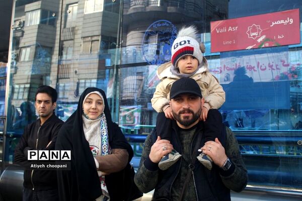 برپایی غرفه سازمان دانش‌آموزی شهر تهران