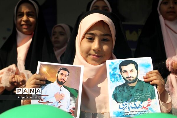 برپایی غرفه سازمان دانش‌آموزی شهر تهران