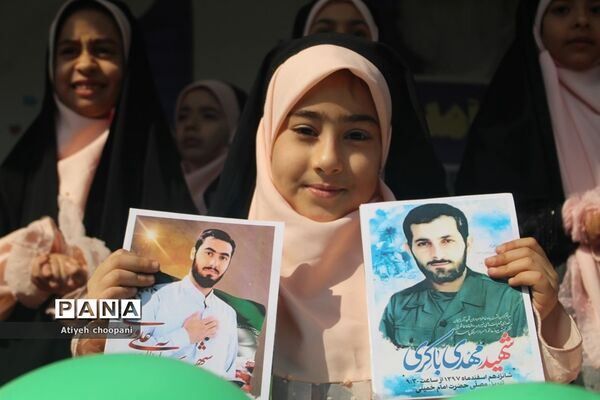 برپایی غرفه سازمان دانش‌آموزی شهر تهران