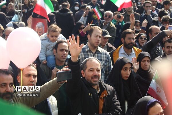 برپایی غرفه سازمان دانش‌آموزی شهر تهران