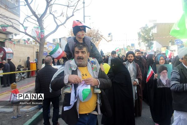 راهپیمایی یوم الله 22 بهمن در قم-1